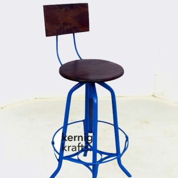 BCHM48835 Wooden Seat Rotating Industrial Bar Chair 