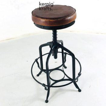 STUB15978 Retro Bar Stool With Swivel Seat