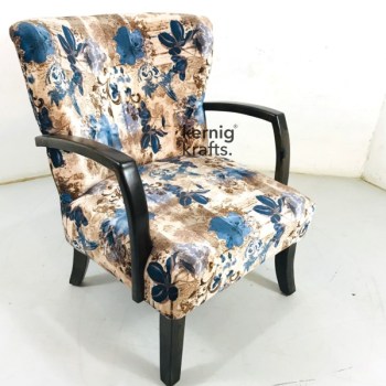 CHAM38478 Relaxed Comfy Upholstered Chair