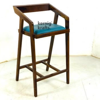 BCHM34173 Wooden Classic Bar Chair With Cushion