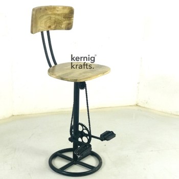BCHM95060 Cycle Style Bar Chair With Wooden Seat