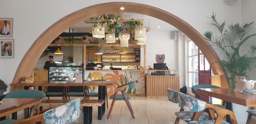 Choose Kernig Kraft and let your furniture reflect your distinctive style and commitment to refinement.