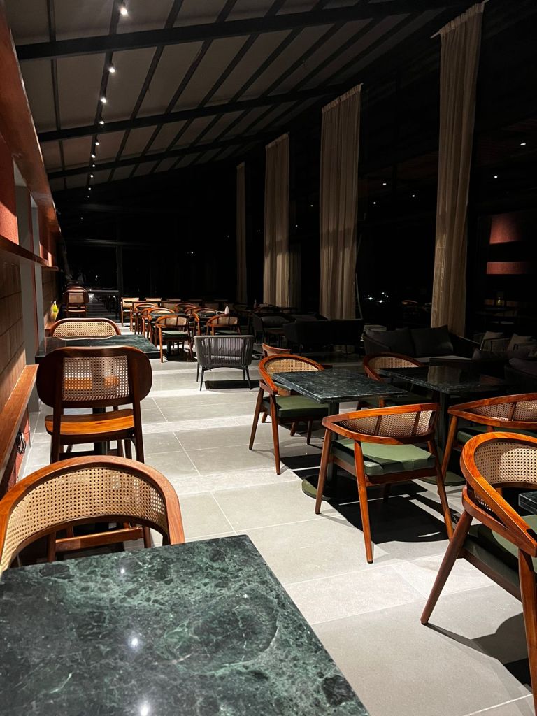 Discover design excellence at Zostel Plus Panchgani by Kernig Krafts' in the desert haven of Jodhpur, Rajasthan.