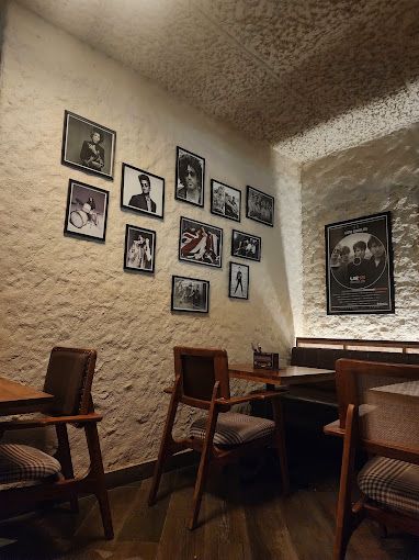 Interior of ROAD HOUSEE BWEZ Mumbai styled with Jodhpur furniture from Kernig Krafts – a perfect example of how to buy furniture in Jodhpur.